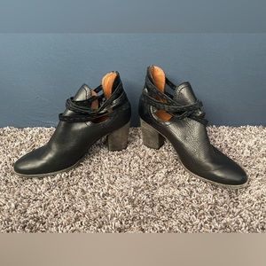 Frye Naomi Pickstitch Shootie Ankle Bootie Strappy